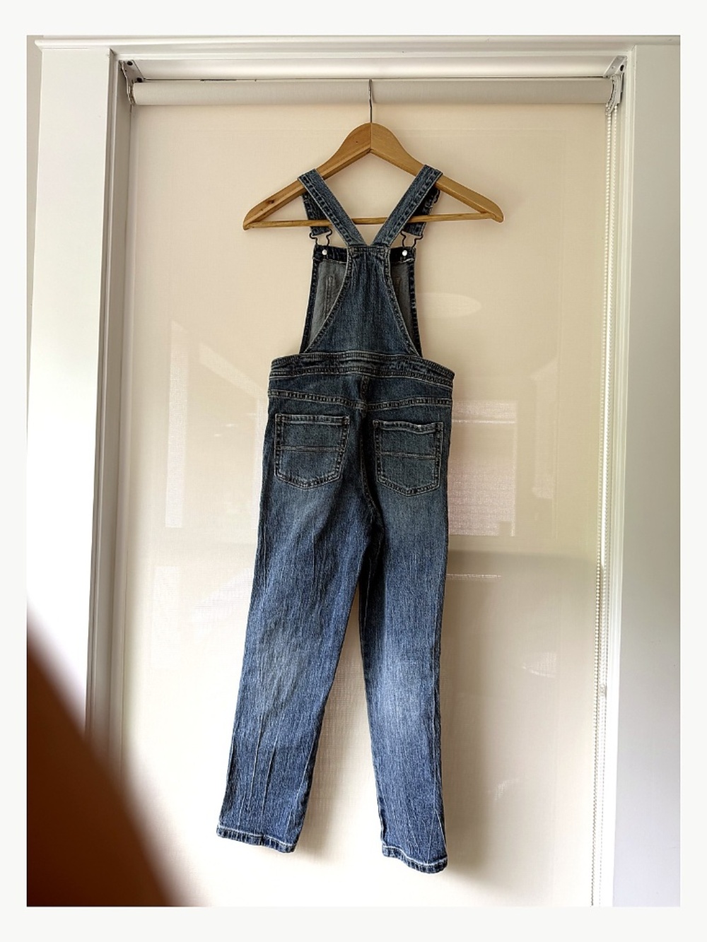Cat & Jack Girls Stretch Denim Overalls Medium 8 Blue Distressed Adjustable Stra - Picture 6 of 7